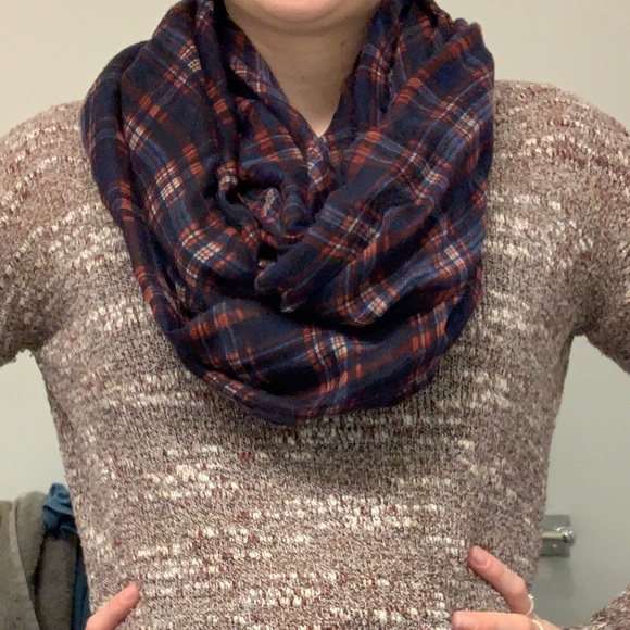 Plaid infinity scarf - Picture 2 of 3